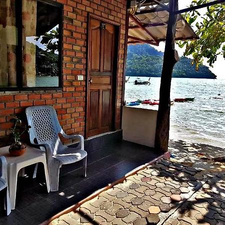 Dalum Beachhouse Phi Phi-eilanden Buitenkant foto